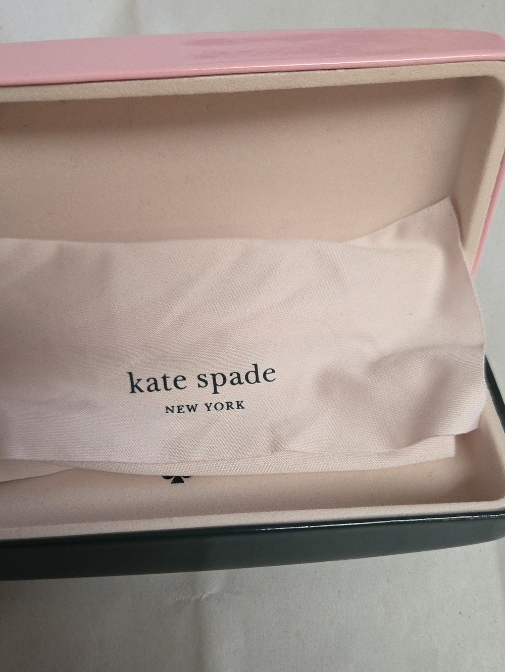 Kate Spade Hard Shell Case - Picture 6 of 12